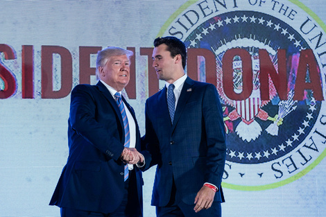Charlie Kirk se hizo conocido por su defensa fervorosa de los ideales de Donald Trump