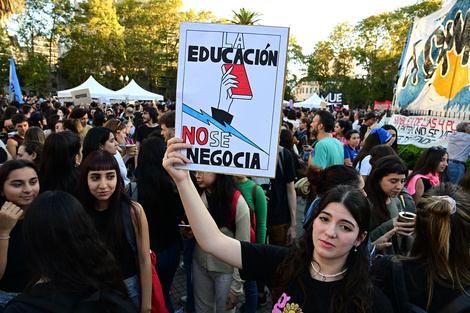 En la UNR comienzan a preparar la tercera marcha federal universitaria. (Fuente: Archivo Rosario12)