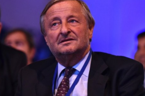 Para Cristiano Rattazzi, intentar forzar la baja de la divisa es un error grave.