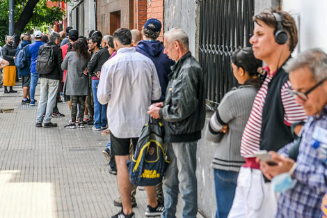El desempleo es más alto entre los más jóvenes que entre los adultos