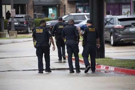 Un tiroteo contra un centro de inmigrantes en Texas deja dos muertos y un herido 