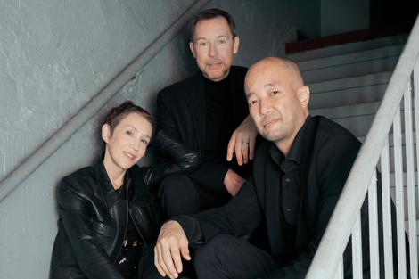 Ket se presenta junto al saxofonista y compositor Jim Tomlinson y el pianista Art Hirahara (Fuente: Imagen web)