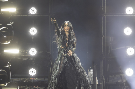 A un año del lanzamiento de "Fanático", Lali Espósito sigue liderando los rankings