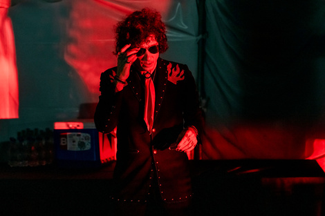 Bunbury estuvo a punto de renunciar a los escenarios por una alergia a los efectos de humo (Fuente: Prensa)
