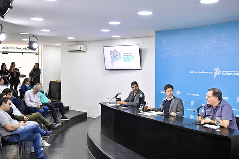 Axel Kicillof en la conferencia de prensa en La Plata.