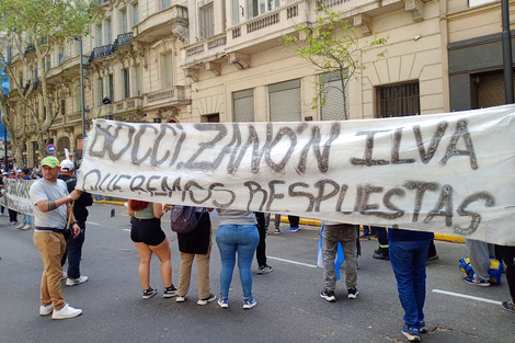 Ceramistas bonaerenses marcharon por despidos y salarios