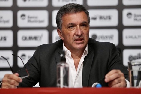 Astore entrega el club en dos meses, en una delicada situación deportiva y financiera.