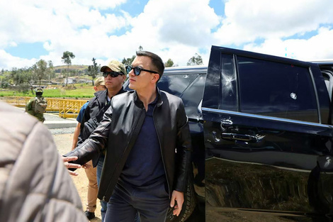 Ecuador: atacan caravana de Noboa y el gobierno denuncia un intento de asesinato