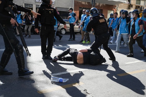 Nueva marcha de jubilados, nueva represión y detenidos
