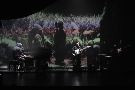 "Muances", obra del artista performático francés Camille Rocailleux y su grupo E.V.E.R.