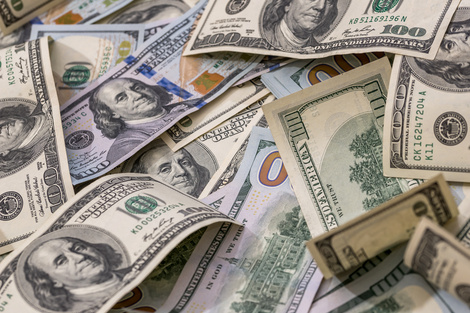 La falta de dólares, otra vez la causa de la crisis. (Fuente: Archivo)