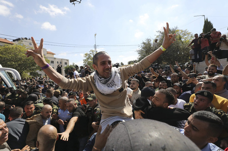 Los 154 prisioneros palestinos liberados por Israel llegaron a Egipto