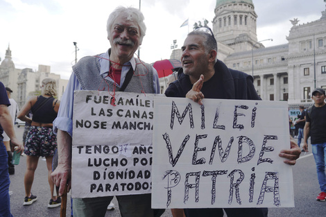 Jubilados y jubiladas marcharon junto a organizaciones sociales y sindicales por los derechos del sector