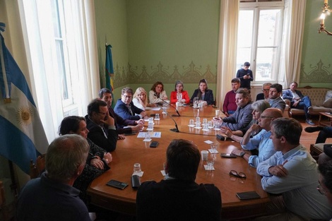 Legisladores e intendentes de la UCR bonaerense.  (Fuente: Imagen web)