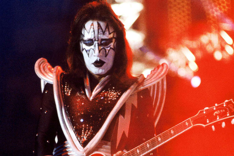 Murió Ace Frehley, exguitarrista de Kiss | Sufrió una caída y no pudo recuperarse | Página|12