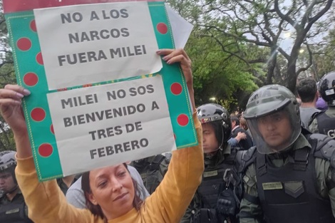 Milei no pudo hacer su caravana en Tres de Febrero: habló 5 minutos con un megáfono