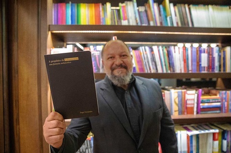 El psicoanalista Ángel Fernández considera que el trabajo musical y poético de Babasónicos es "absolutamente único". (Fuente: Imagen web)