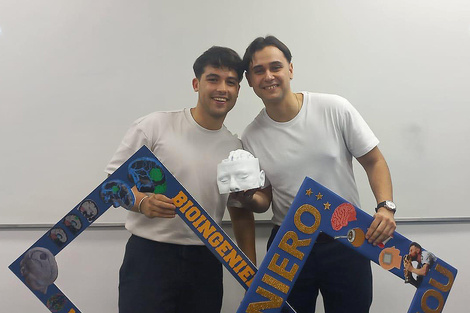 Luciano Mannelli y Tiago Sarthou, los bioingenieros ganadores del concurso del Invap.