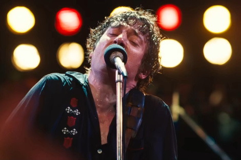 Jeremy Allen White se convierte en Bruce Springsteen para explorar el lado oculto del artista