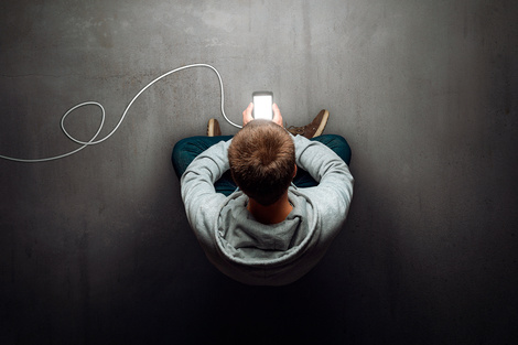 La serie invita a repensar la educación digital, el rol de las familias y la responsabilidad colectiva