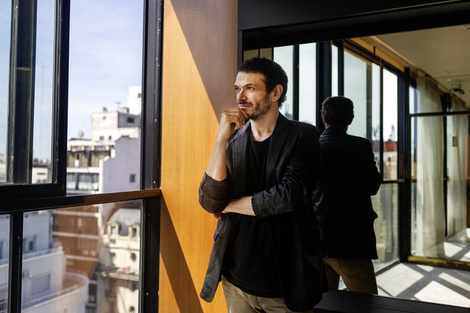 Agustín Rittano protagoniza la obra inspirada en el universo de "En familia", de Florencio Sánchez.  (Fuente: Verónica Bellomo)