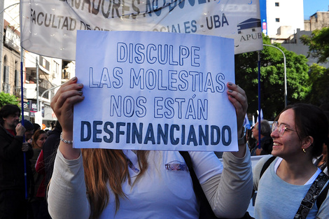 Las universidades presentaron un amparo para que el gobierno cumpla la ley