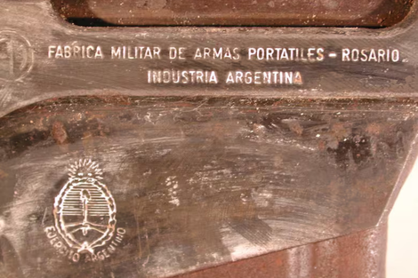 Encontraron un fusil FAL del Ejército Argentino en el Comando Vermelho en Río de Janeiro