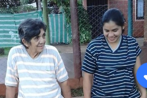 Laura Villalba con su mamá Mariana, en Misiones (Fuente: Gentileza)