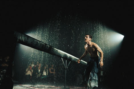 "Sobrecarga", de Melisa Zulberti: la tensión de los cuerpos que resisten