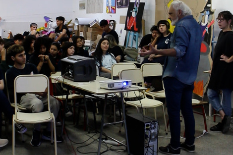 La propuesta articula los títulos que se exhiben con los contenidos que se están dando en el aula.  (Fuente: Gentileza)