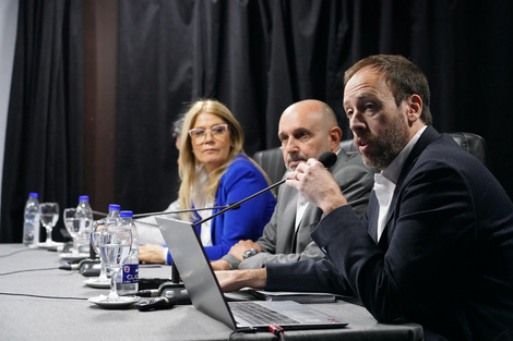 Pablo López fue a la Legisaltura y activó el debate.