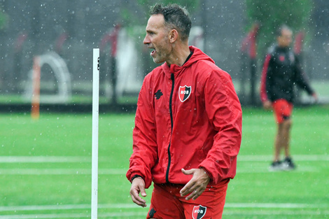 Bernardi espera recuperar jugadores para el sábado.  (Fuente: PRENSA CANOB)