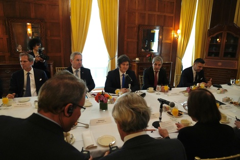 javier Milei prometió desregulación y baja de impuestos ante empresarios en Nueva York.