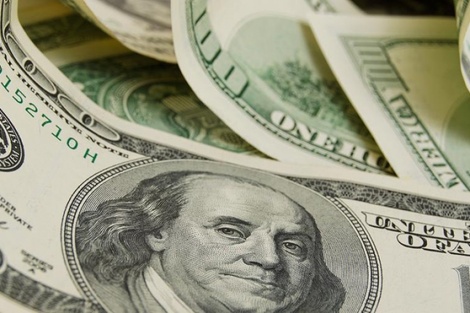El dólar cerró la semana bajo el techo