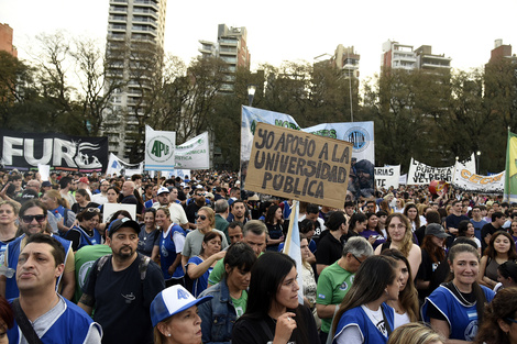 Una de las tantas marchas universitarias en defensa de la ley de financiamiento.