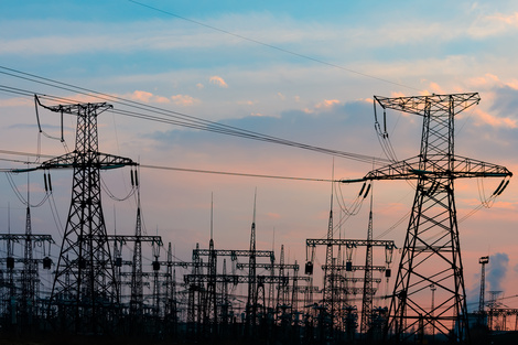 El artículo 74 habilita el pago de compensaciones a las distribuidoras.