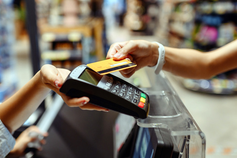 "Recibimos todos los días personas que no llegan a pagar ni el mínimo de la tarjeta”.