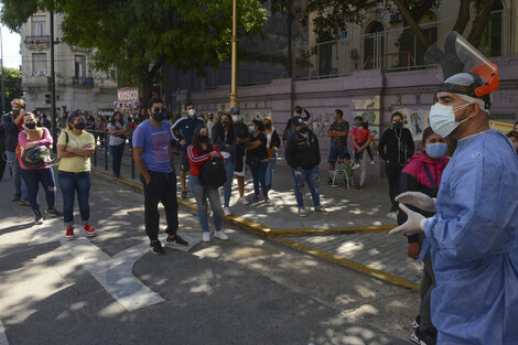 Segundo día con largas filas para hisoparse en hospitales porteños y bonaerenses