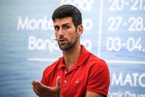 El padre de Novak Djokovic dijo que su hijo "se ha convertido en símbolo y líder del mundo libre y de los pueblos oprimidos"