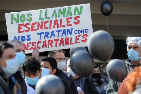 Murió por coronavirus un enfermero del Hospital Pedro de Elizalde y los trabajadores marchan al Obelisco