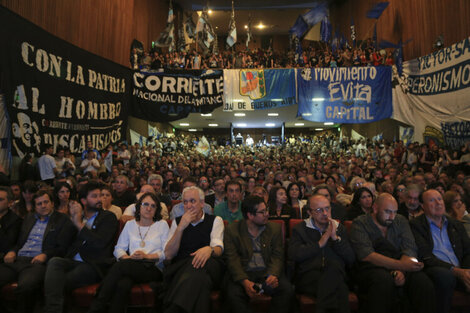 Hector Amichetti: "El gobierno tiene que abrir la participación popular en la calle"