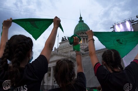 Día histórico en Argentina: el Senado vota la despenalización del aborto