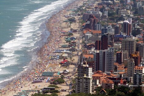 Villa Gesell impedirá el ingreso a las playas durante la noche