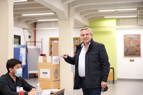 Votó Alberto Fernández y pidió a los argentinos "que se expresen para que podamos construir el país que queremos"