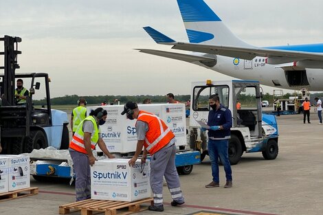 Partió el cuarto vuelo de Aerolíneas en busca de la Sputnik V