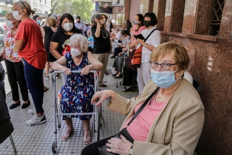 Más de 108 mil adultos mayores de 70 años se anotaron para recibir la vacuna en la Ciudad