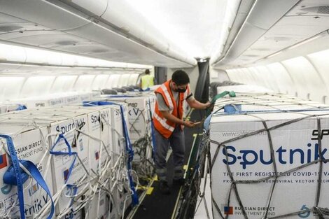 El vuelo de Aerolíneas Argentinas retrasado en Rusia llegará el domingo con 500 mil dosis de la Sputnik V