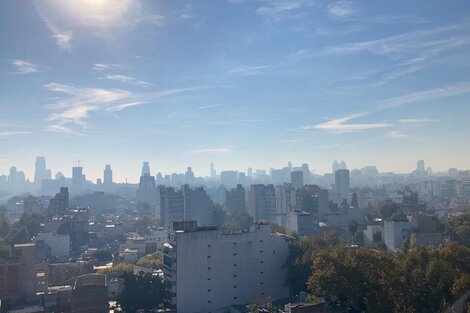 ¿Por qué hay humo y olor a quemado en la ciudad de Buenos Aires?