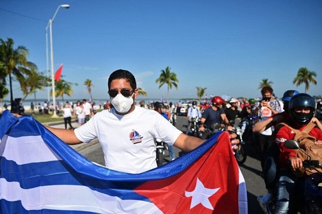 El alcalde de Miami pidió bombardear a Cuba: "Hay que considerar ataques aéreos"