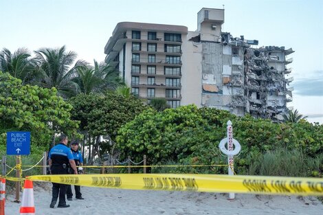 Se derrumbó un edificio de 12 pisos en Miami: hay al menos un muerto y nueve heridos